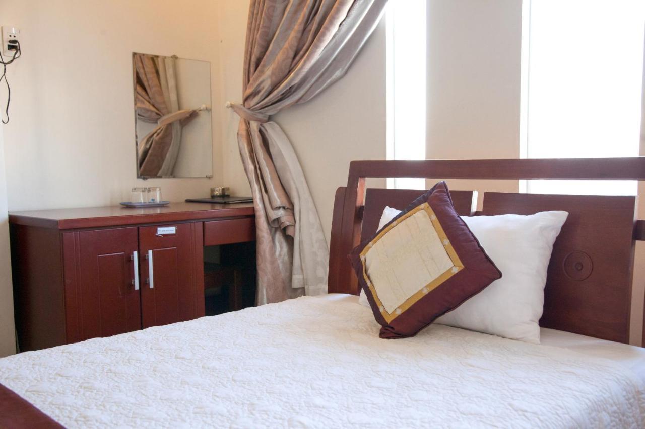 Hoang Thuy Sinh Hotel Дананг Экстерьер фото